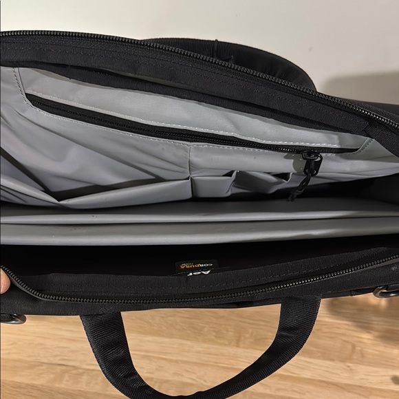 Aer Pro Brief Tech Shoulder Bag - Picture 6 of 7